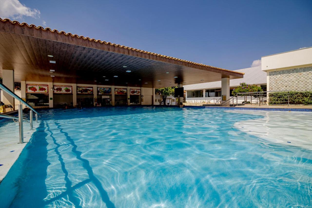 Diroma Resort Com Um Dia No Acqua Park Caldas Novas Buitenkant foto